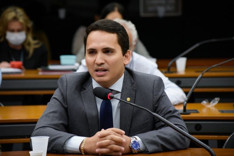 Comissão amplia atendimento domiciliar a paciente do SUS com mobilidade reduzida
