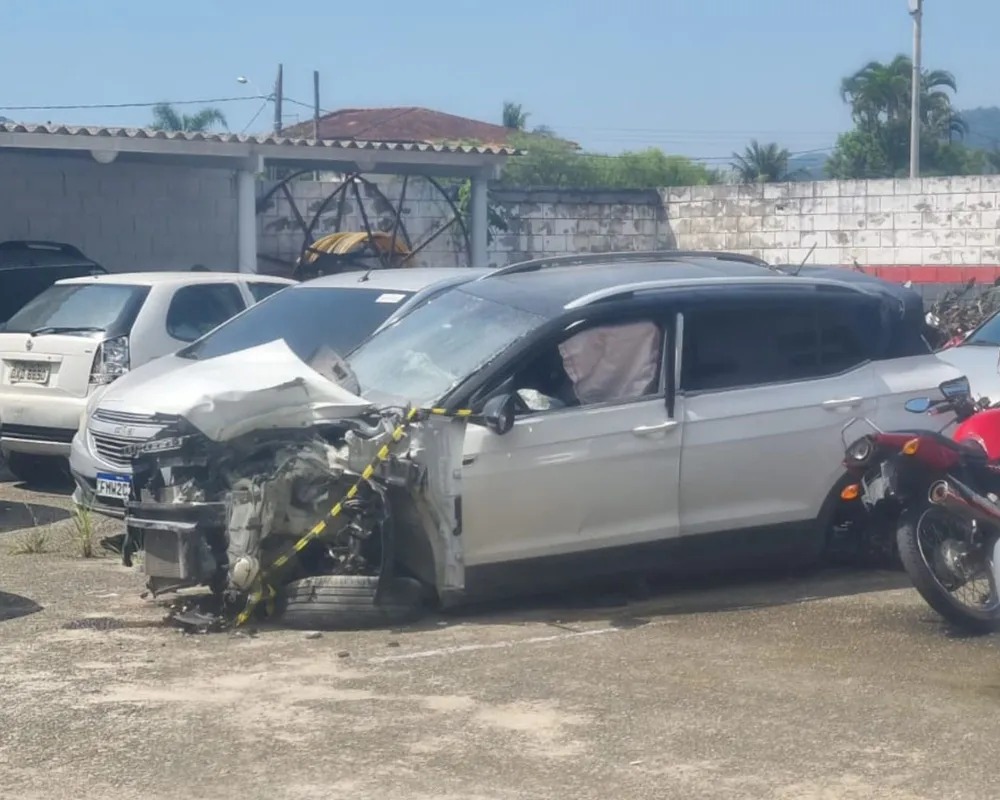 Presidente do Fundo Social de Bertioga tem multas por correr demais; ela atropelou ciclista na calçada