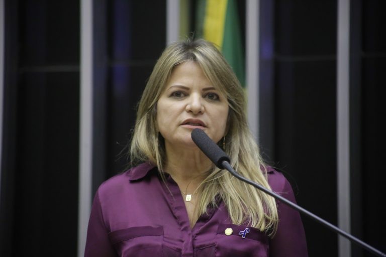 Comissão aprova ampliação de recursos para combate ao câncer no SUS