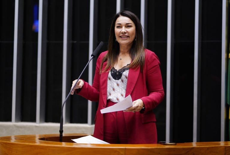 Câmara aprova projeto que amplia limite de gastos com publicidade de empresa pública