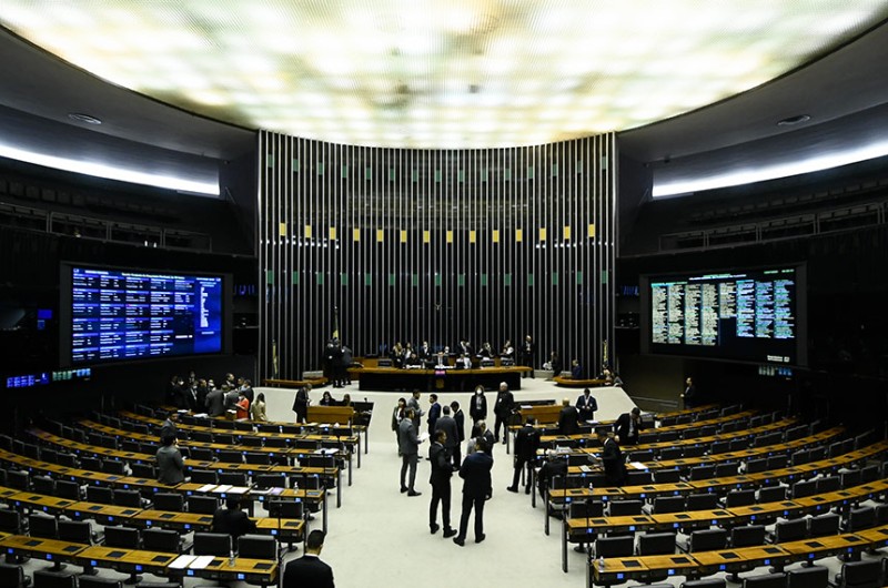 Congresso vota nesta quinta vetos a Marco das Ferrovias e punição para fake news