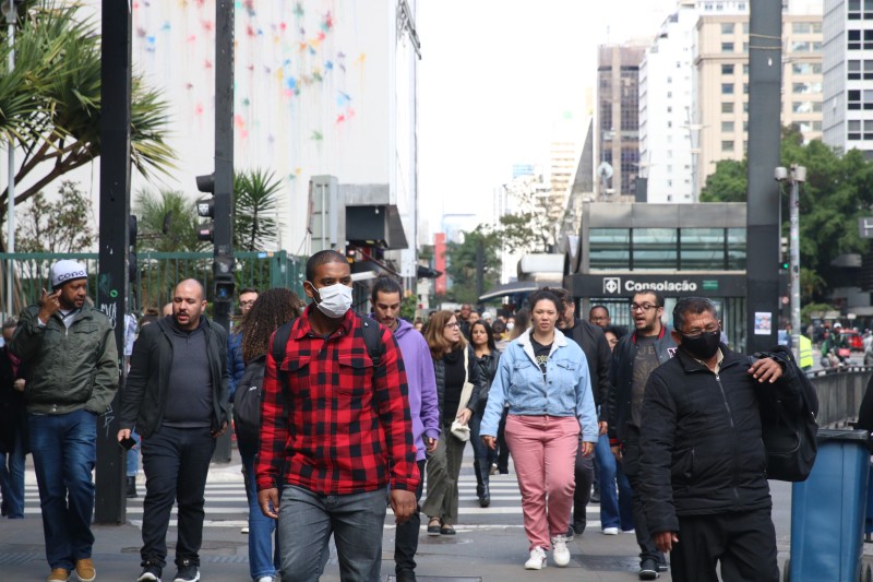 Brasil registra 54.493 novos casos de covid-19 nas últimas 24 horas