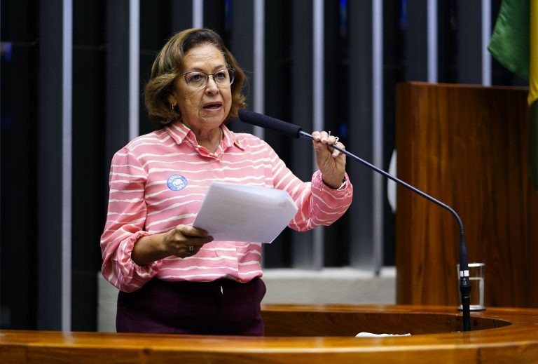 CCJ aprova regulamentação da profissão de sanitarista