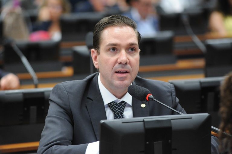 Comissão aprova informação sobre benefício fiscal em documento de veículo