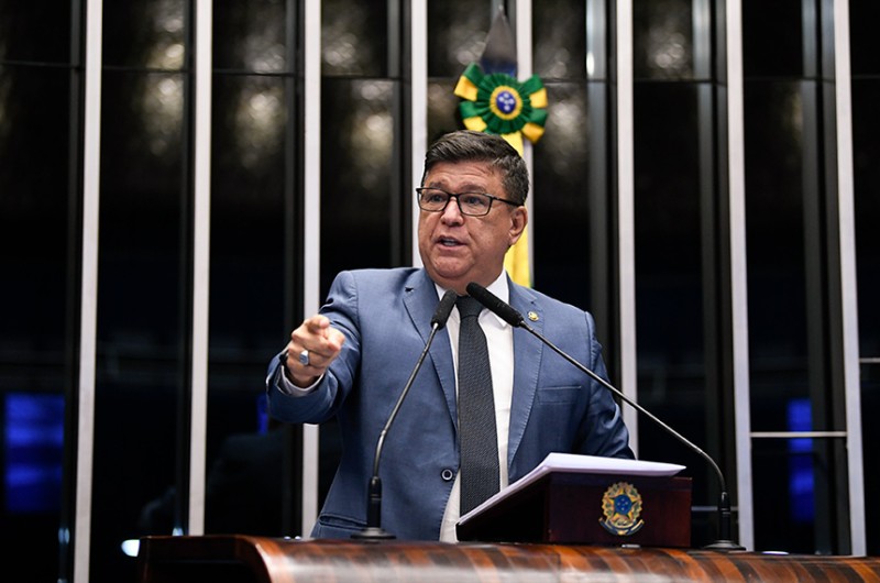 PEC de Carlos Viana quer proibir magistrados de emitir opinião política