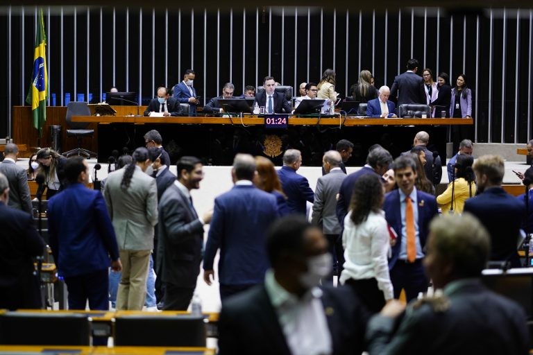 Congresso pode votar nesta sexta-feira projeto sobre emendas de relator e veto a construções hostis