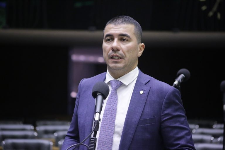Comissão aprova isenção de IPI para veículo comprado por representante comercial e técnico agrícola