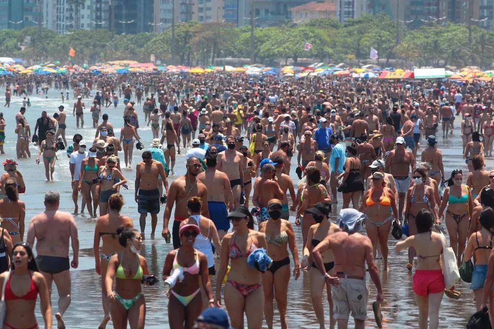 Santos pode receber 2 milhões de turistas para virada e verão; foguetório terá 14 minutos