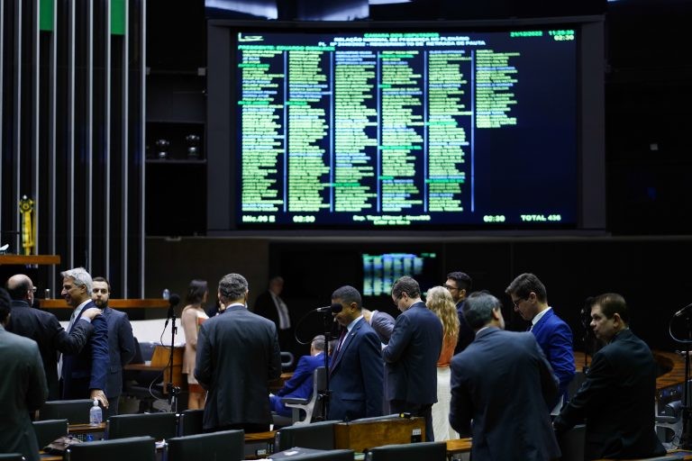 Senado vai manter alterações feitas pela Câmara na PEC da Transição, afirma Lira