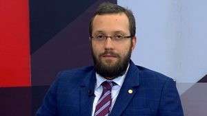 Projeto susta resolução do TSE de combate à desinformação