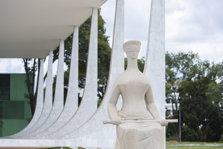 Sancionadas leis que reajustam salário de servidores públicos, de ministros do STF e de outras autoridades 