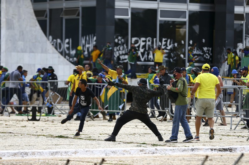 Defensoria pede soltura de idosos e mães presas por atos golpistas