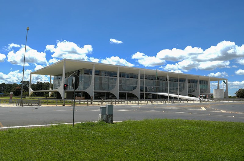 Governo sanciona Orçamento com veto a verba para fundo de ciência e tecnologia