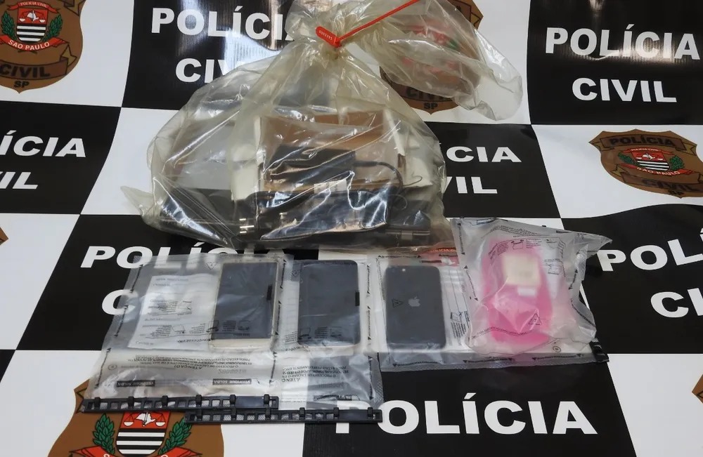 Polícia prende dois homens que invadiram rede social de secretário de Praia Grande