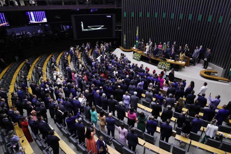 Deputados da 57ª legislatura tomam posse; acompanhe
