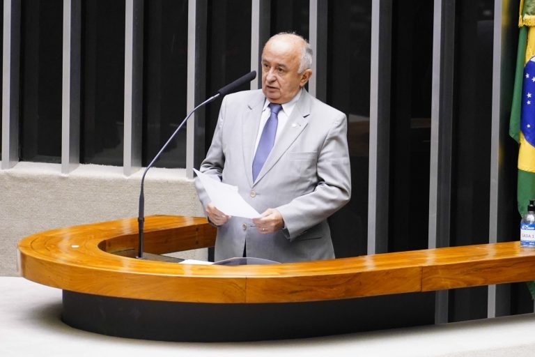 Júlio César é eleito 3º secretário da Câmara