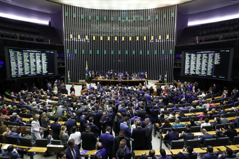 Candidatos a vaga no TCU falam aos deputados em Plenário; acompanhe