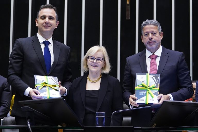 Rosa Weber afirma que ataques fortalecem harmonia entre os poderes