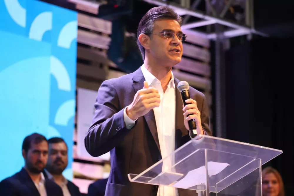 Em campanha, Garcia pega “carona” em proposta de Bolsonaro e faz propaganda da redução no preço do etanol