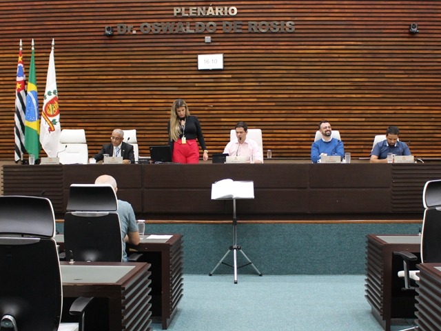 Câmara de Santos cria o dia do Funk, do caranguejo e da segurança da criança