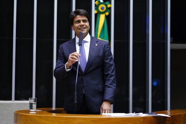 Câmara aprova MP sobre benefício fiscal para remessa de recursos ao exterior; acompanhe