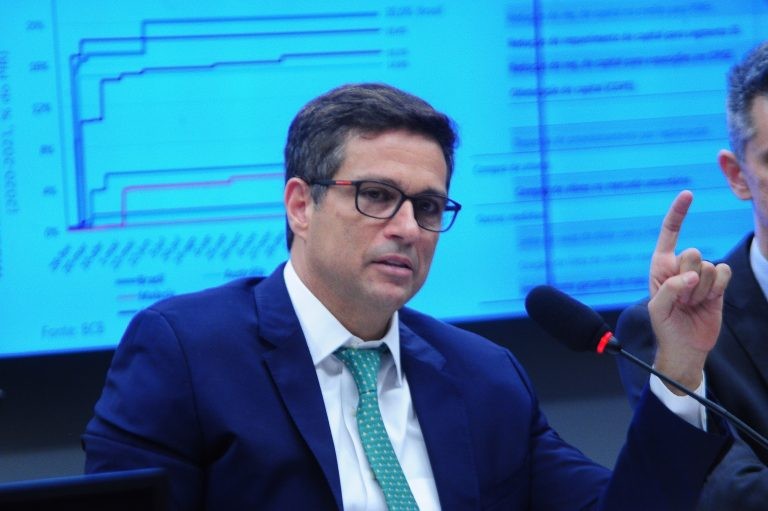 Câmara discute aumento das taxas de juros e autonomia do BC