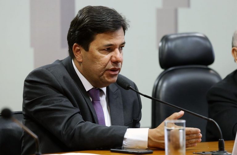 Projeto suspende criação de procuradoria especializada da AGU