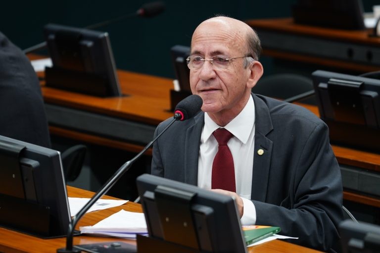 Projeto determina controle estatal de bancos de sangue de cordão umbilical