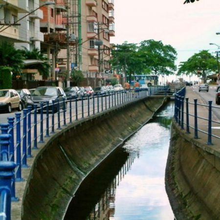 Drenagem do esgoto do Zé Menino, em Santos, começa nesta segunda