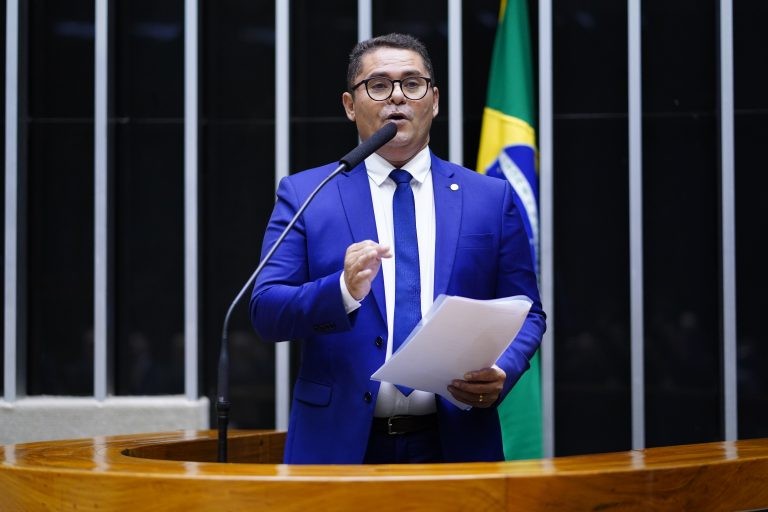 Projeto isenta de IPI e IOF a compra de motocicletas por profissionais de mototáxi e motofrete