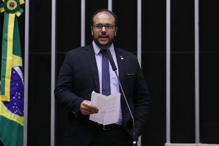 Projeto proíbe vinculação de multas tributárias com adicional de produtividade fiscal
