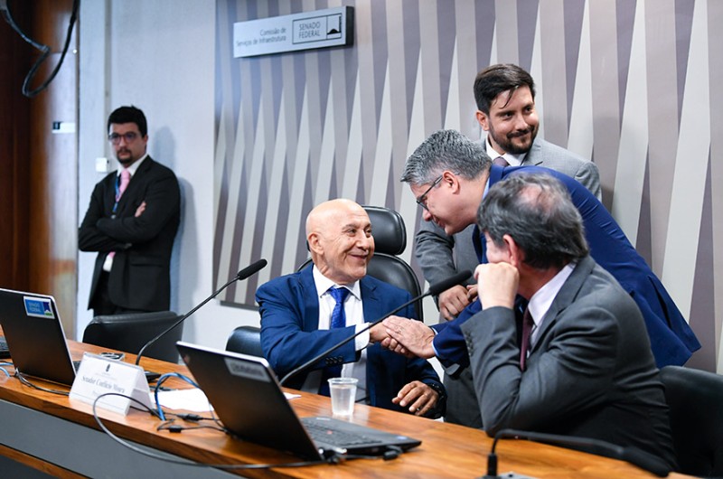Confúcio Moura é eleito presidente da Comissão de Serviços de Infraestrutura