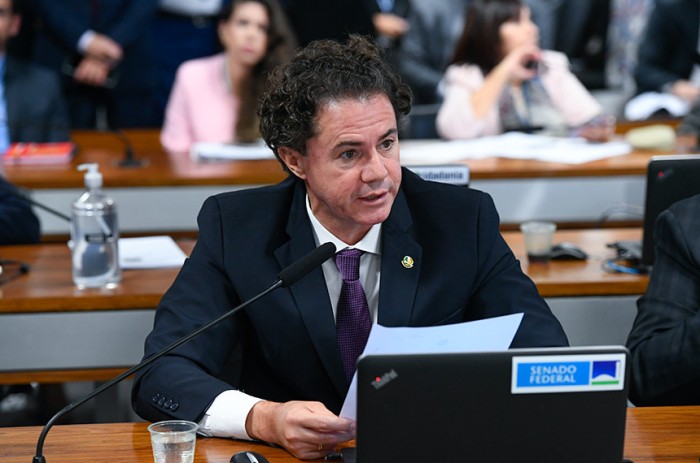 Comissão aprova homenagem póstuma a deputado da Paraíba