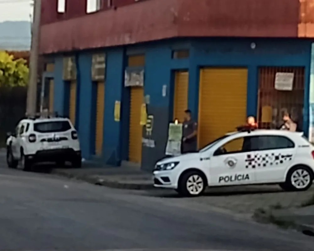 Assaltante agride homem a facadas em Itanhaém; vítima está internada
