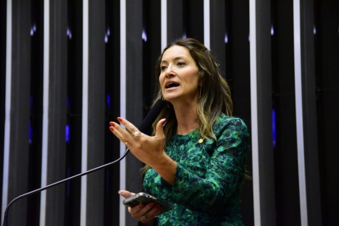 Projeto em análise na Câmara prorroga administração federal do aeroporto Carlos Prates
