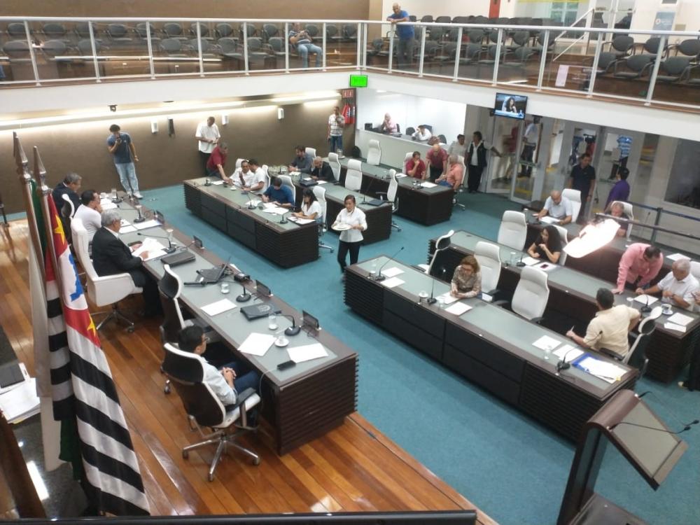 Câmara de Santos vota só nove projetos; um deles disciplina descarte de medicamentos vencidos