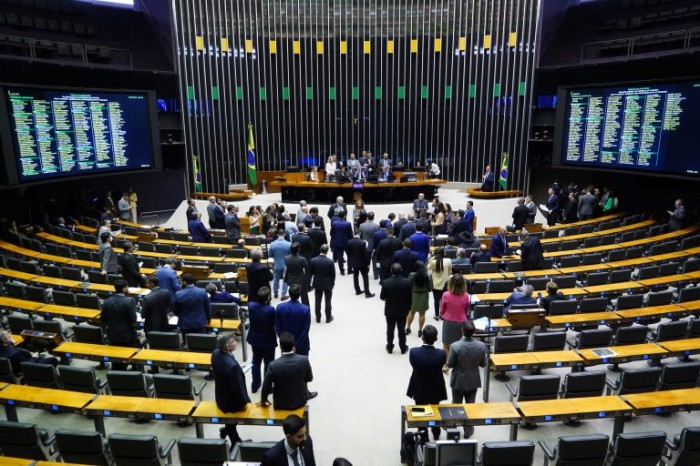 Plenário aprova novas obrigações para as prefeituras em plano contra situações de risco