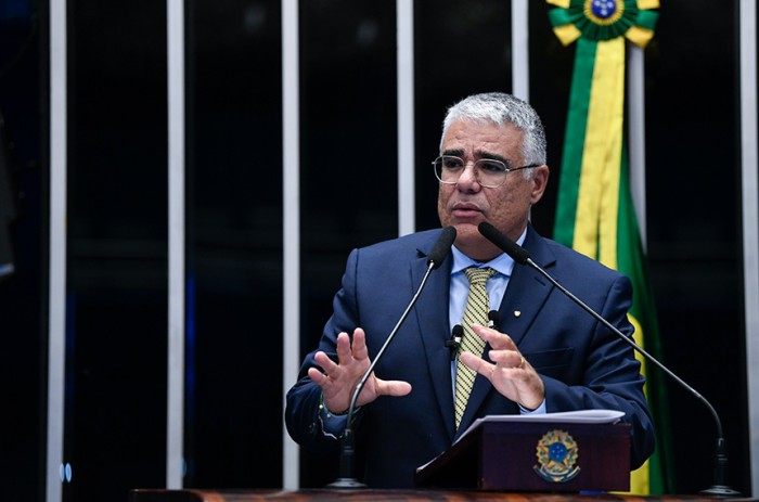 Girão aponta 'armações' nos cem dias de governo Lula