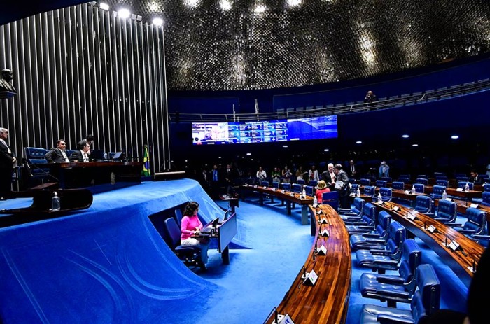 Vai a sanção projeto que reconhece escolas de samba como manifestação da cultura