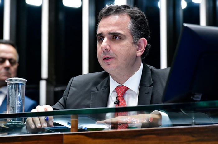 Pacheco lê requerimento e CPI das ONGs pode ser instalada