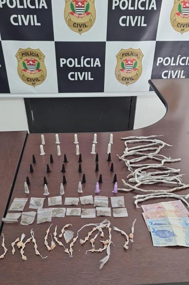 Policiais fazem ação contra tráfico e surpreendem adolescentes com drogas novas