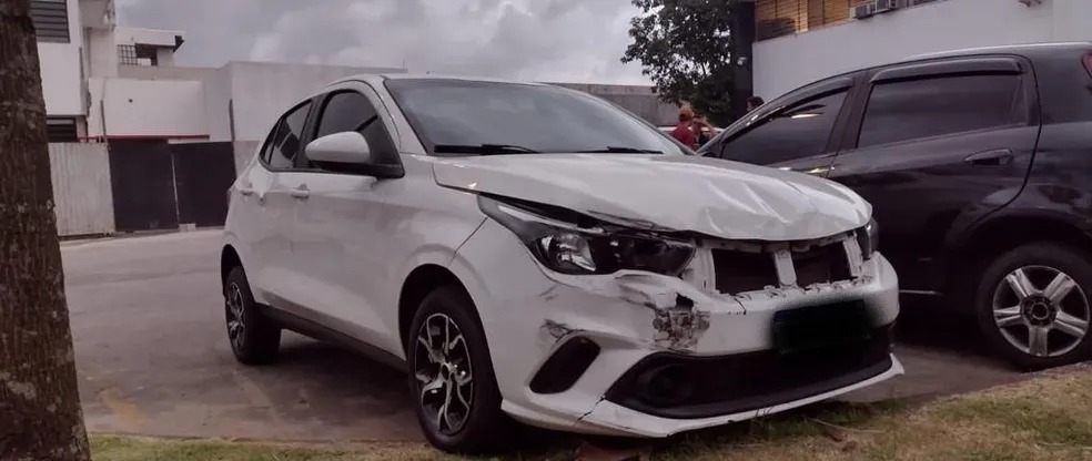 Polícia localiza carro roubado através de rastreador de celular;no local, outro veículo furtado foi visto
