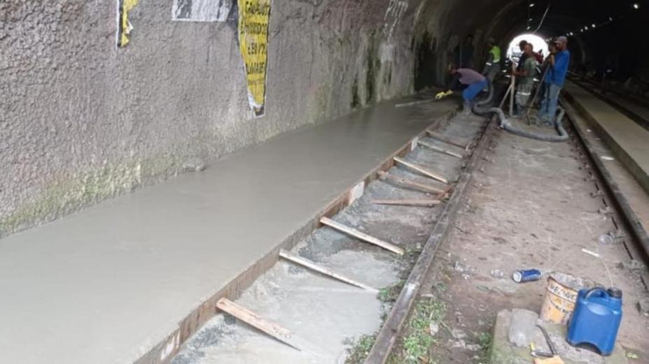 Segue obra que prepara instalação de barreiras é realizado no túnel do VLT em Santos