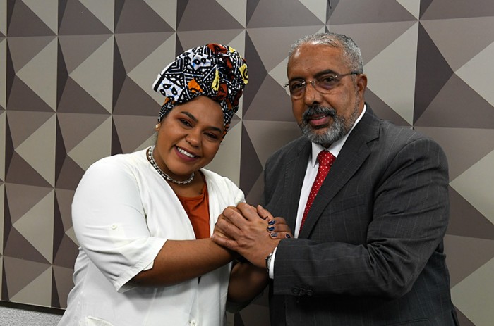 Frente Antirracismo é instalada com adesão de 147 parlamentares