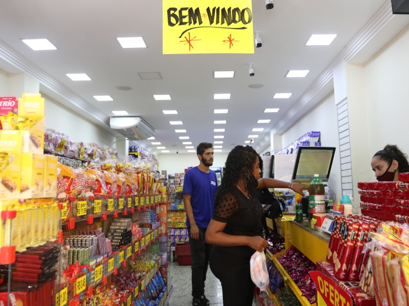 Confiança do empresário do comércio cresce 1,5% de junho para julho