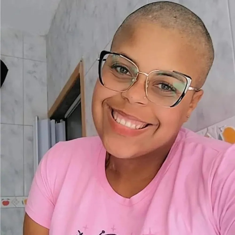 Jovem sofre com tumor que sangra e não consegue remédio que custa R$ 17 mil