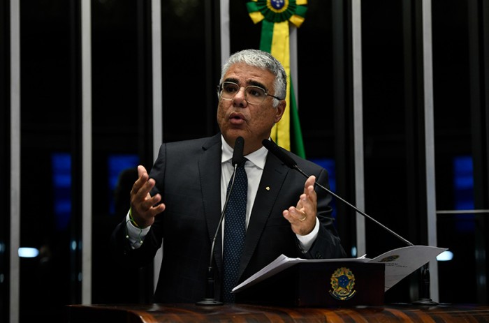Para Girão, adiamento de sessão do Congresso é manobra do governo