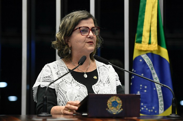 Teresa se solidariza com as vítimas dos recentes ataques às escolas