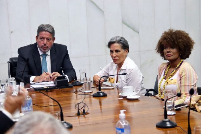 TV Câmara faz debate nesta quinta para explicar o PL das fake news