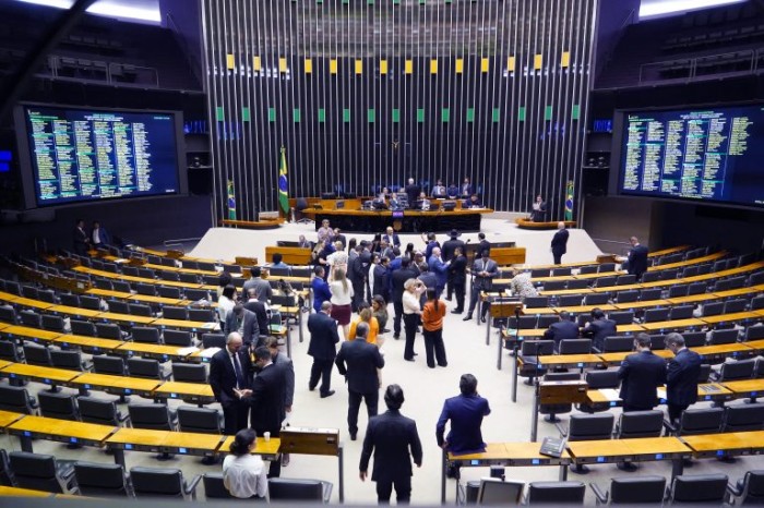 Orlando Silva pede retirada de pauta do projeto das fake news; acompanhe